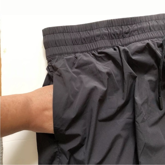 Spyder Active Women's Short Size XXL Black Inner Short, Cell Phone Pocket,(2X) - Picture 6 of 8